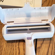 Load image into Gallery viewer, Hair Remover Roller - Bon Cat Furniture